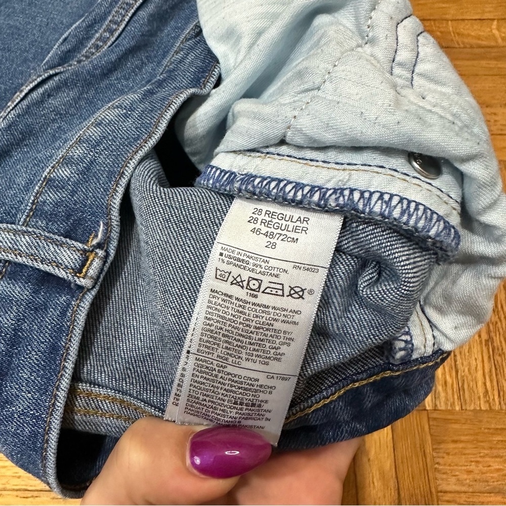 Gap Dark Wash Jean Shorts Size 28  3Inch Inseam - Picture 4 of 5